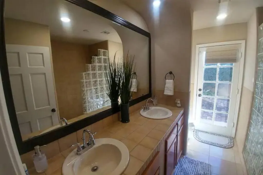Best Location In Scottsdale, 8 Bedroom House, Heated Pool, Spa, Game Room, Bbq, Putting Green 凤凰城 度假居