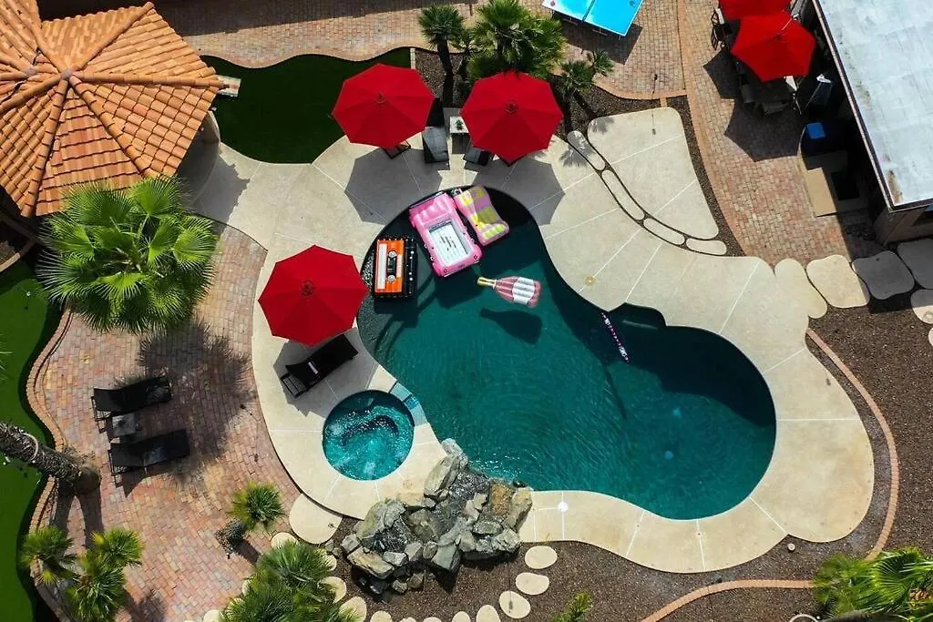 Best Location In Scottsdale, 8 Bedroom House, Heated Pool, Spa, Game Room, Bbq, Putting Green 凤凰城