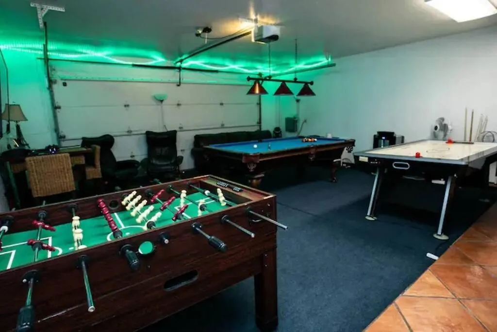 Best Location In Scottsdale, 8 Bedroom House, Heated Pool, Spa, Game Room, Bbq, Putting Green 凤凰城