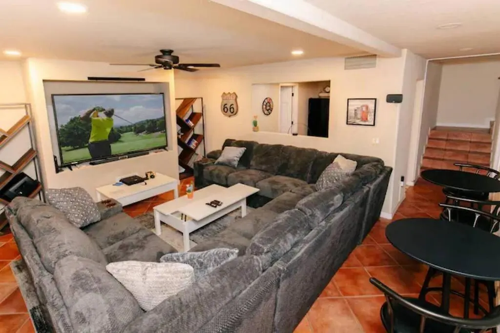 Best Location In Scottsdale, 8 Bedroom House, Heated Pool, Spa, Game Room, Bbq, Putting Green 凤凰城 度假居