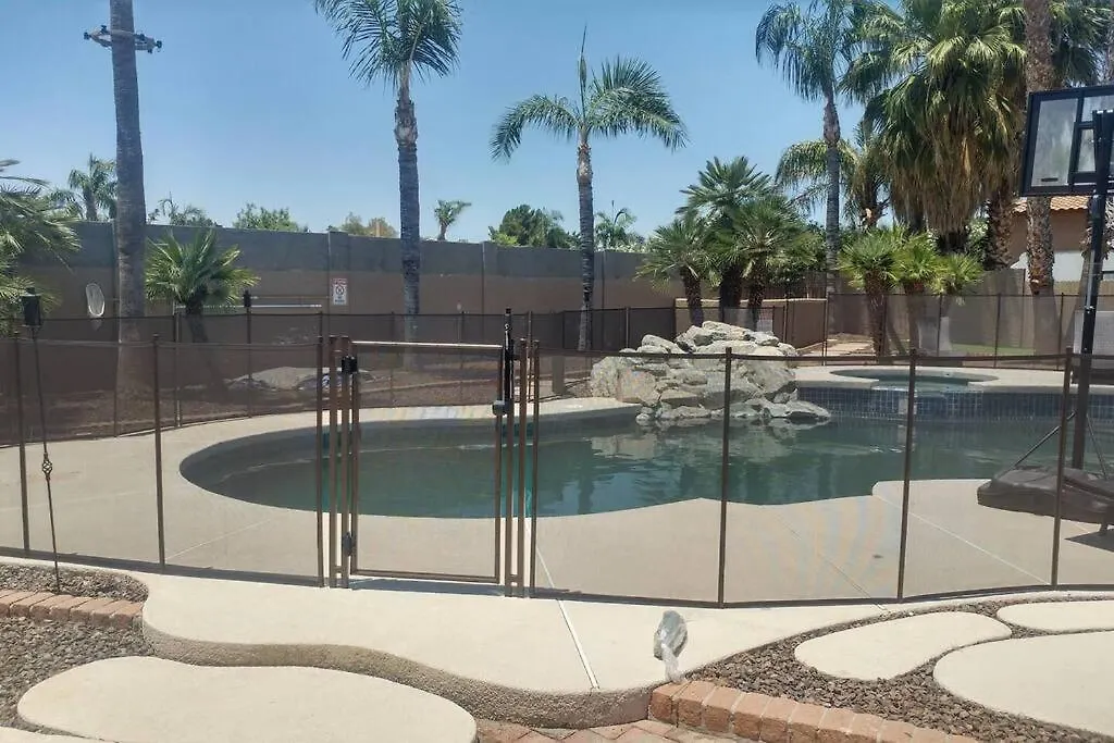 Best Location In Scottsdale, 8 Bedroom House, Heated Pool, Spa, Game Room, Bbq, Putting Green Phoenix 0*,  Verenigde Staten
